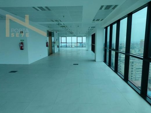 Office space for sale in Maculusso, Luanda, Luanda Province