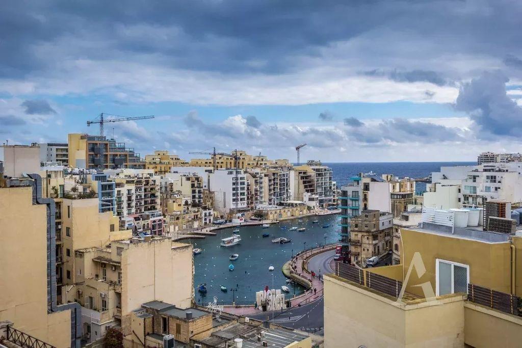 9 room luxury penthouse for sale in St. Julian's, Malta