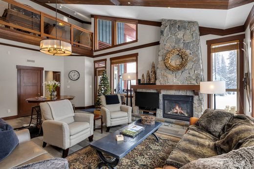 5 bedroom luxury Flat for sale in Big White Ski, Canada