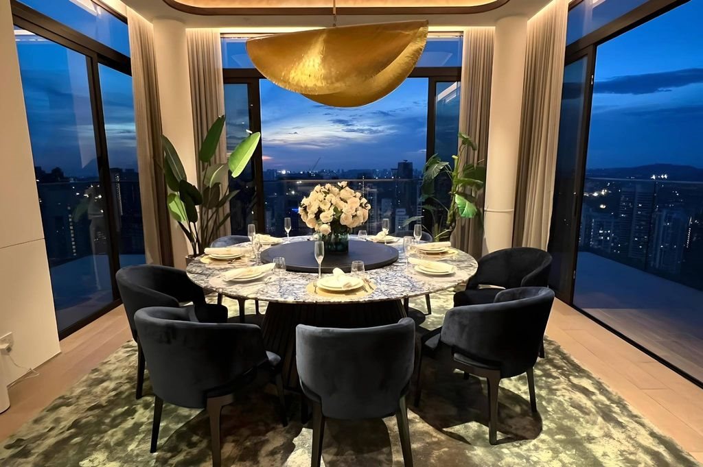 5 bedroom luxury Flat for sale in Singapore