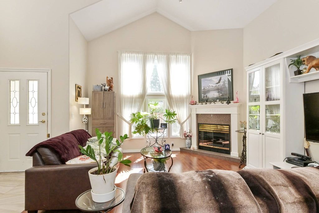 3 bedroom luxury Townhouse for sale in Surrey, British Columbia