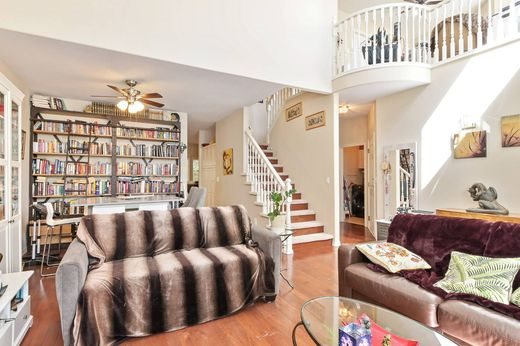 3 bedroom luxury Townhouse for sale in Surrey, British Columbia