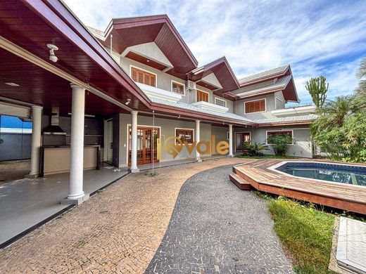 4 room luxury Villa for sale in São José dos Campos, São Paulo