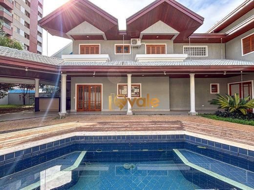 4 room luxury Villa for sale in São José dos Campos, São Paulo