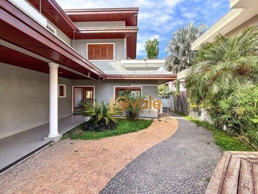 4 room luxury Villa for sale in São José dos Campos, São Paulo