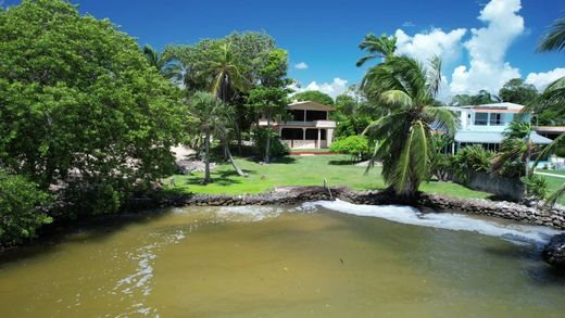 3 bedroom luxury House for sale in Consejo, Belize