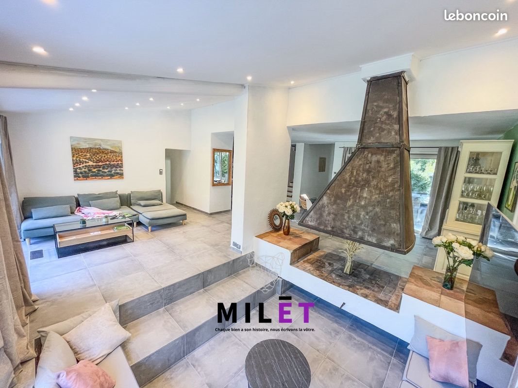 Maison à louer, 200m², Fuveau