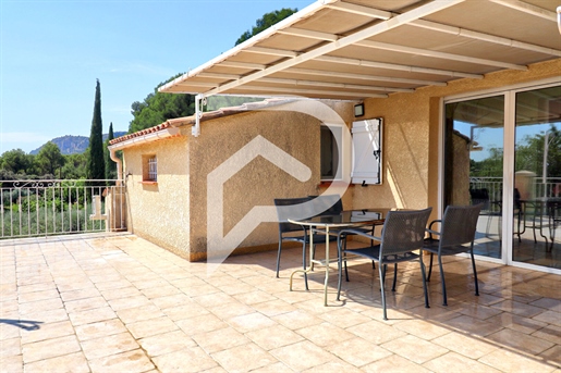 Bright villa of 158m² with unobstructed view and quiet garden in the town of Merindol