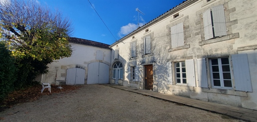 Bassac 16120-Maison charentaise