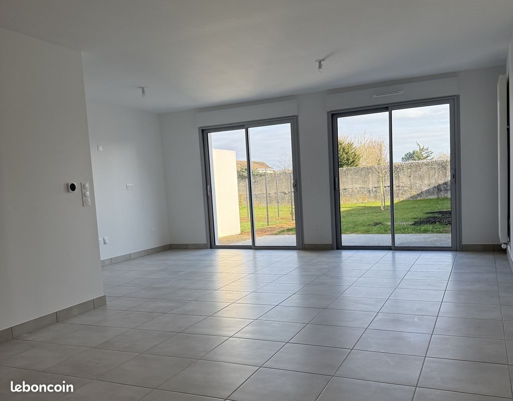 Maison à louer, 72m², Neuville-de-Poitou