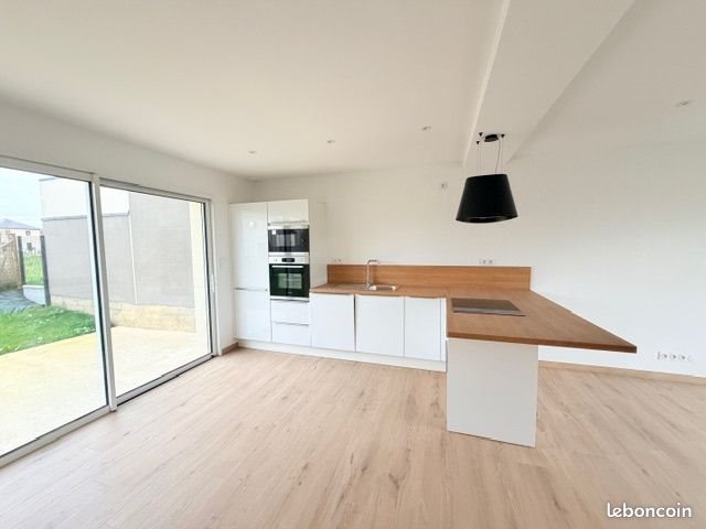 Maison à louer, 125m², Etrelles