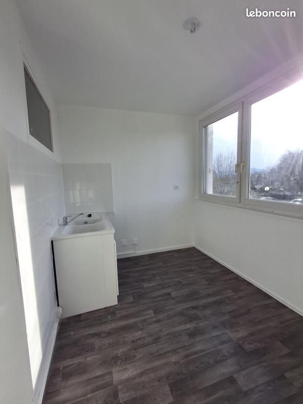 Appartement à louer, 79m², Roussillon