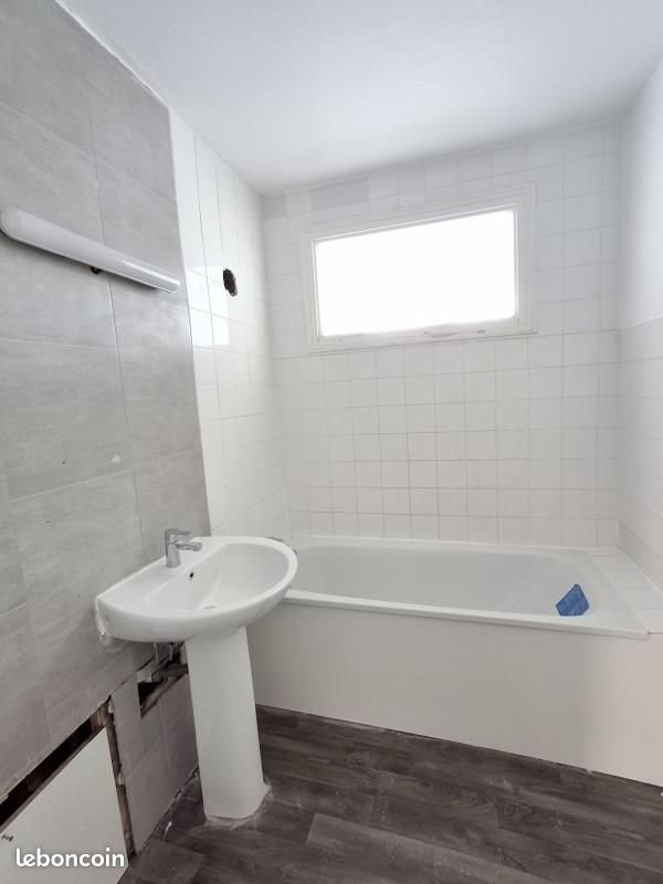 Appartement à louer, 79m², Roussillon