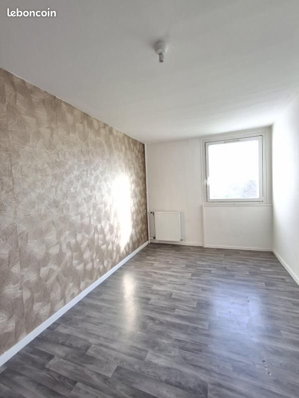 Appartement à louer, 79m², Roussillon