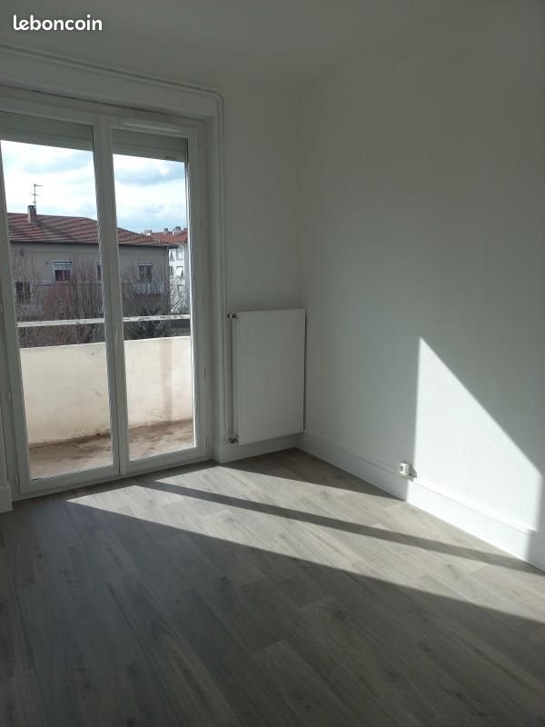 Appartement à louer, 50m², Roussillon