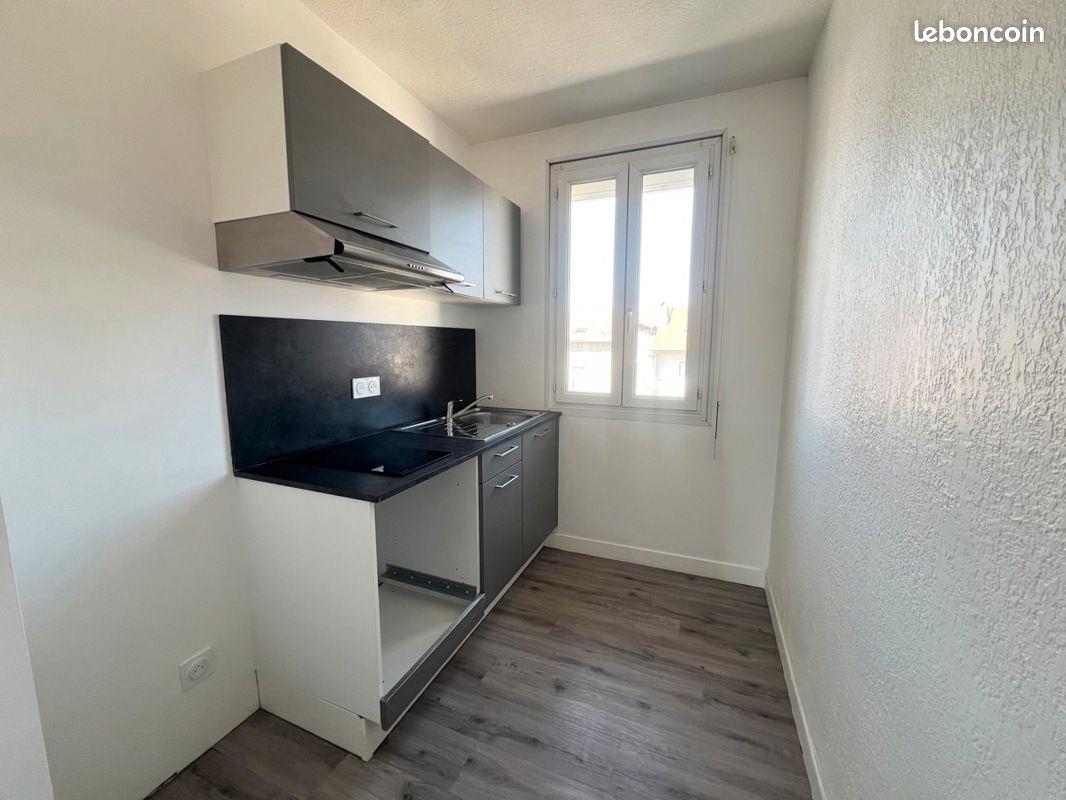 Appartement à louer, 61m², Séméac