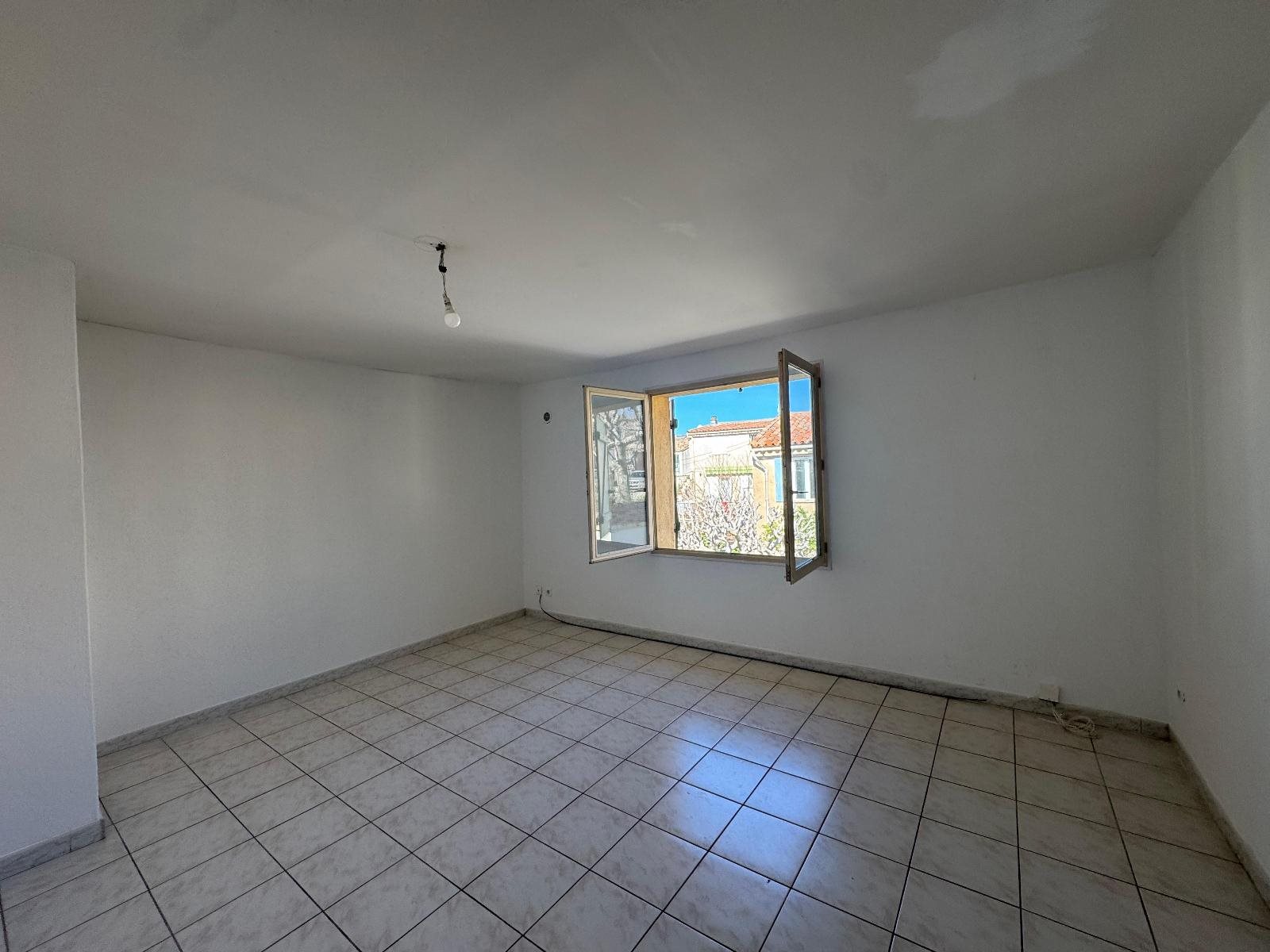 Maison à louer, 68m², Seillons-Source-d'Argens