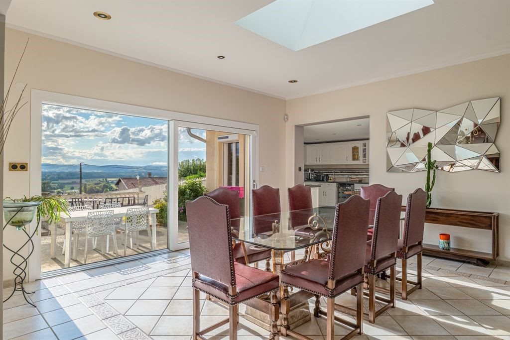 Maison à vendre, 300m², Reyrieux