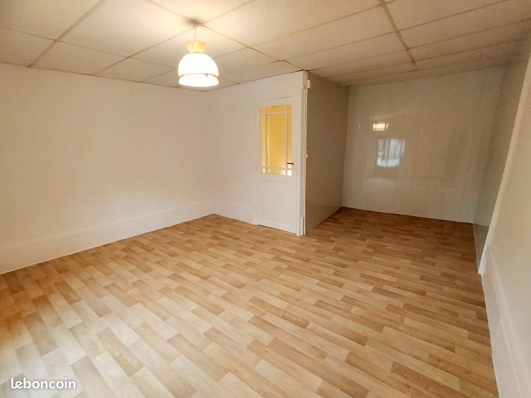 Maison à louer, 74m², Charolles