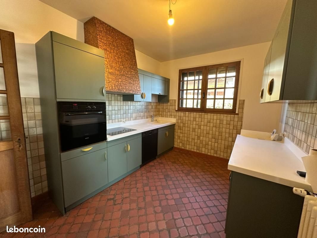 Maison à louer, 180m², Saint-Genès-Champanelle