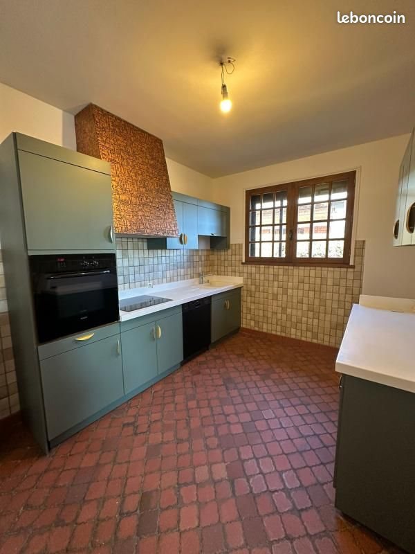 Maison à louer, 180m², Saint-Genès-Champanelle