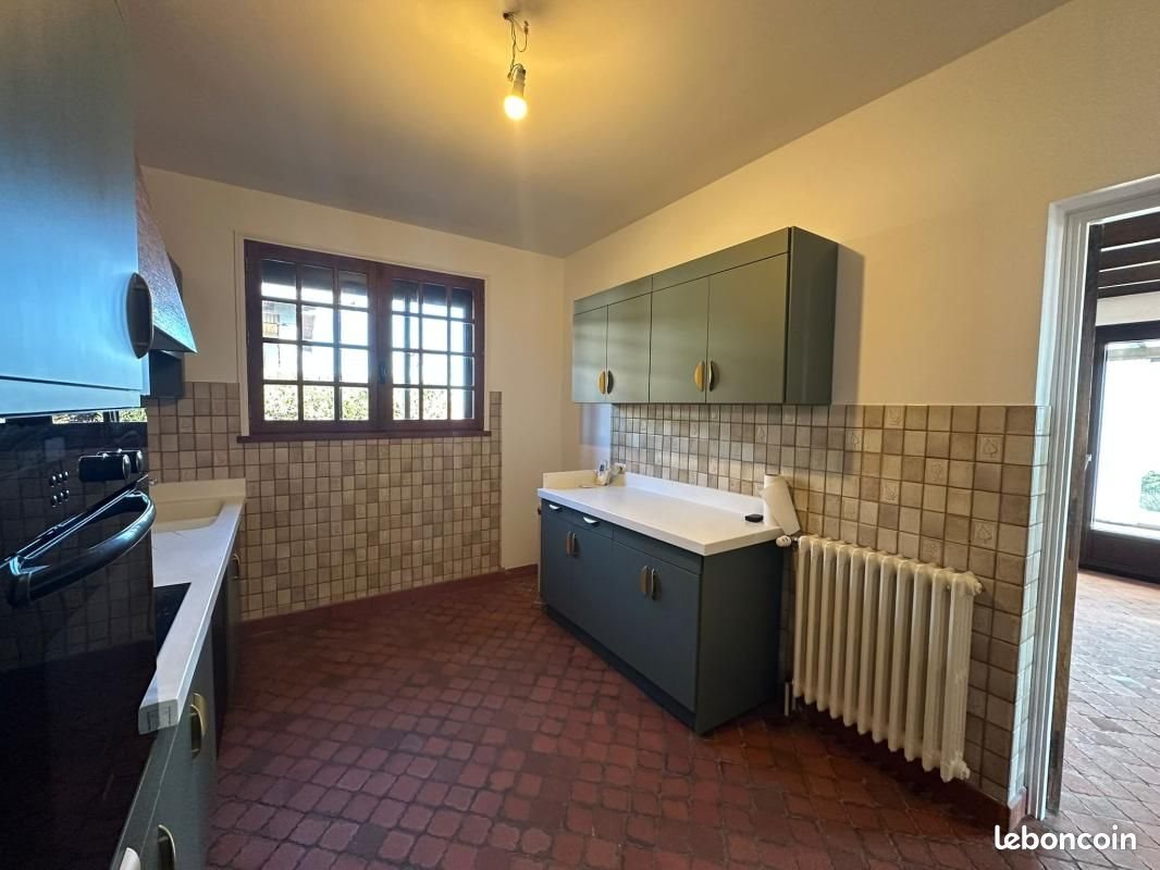 Maison à louer, 180m², Saint-Genès-Champanelle