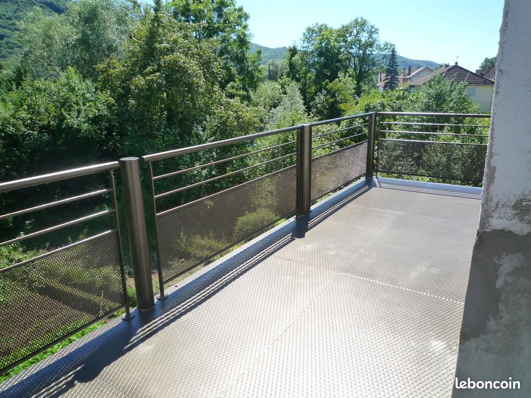 Appartement à louer, 96m², Novillars