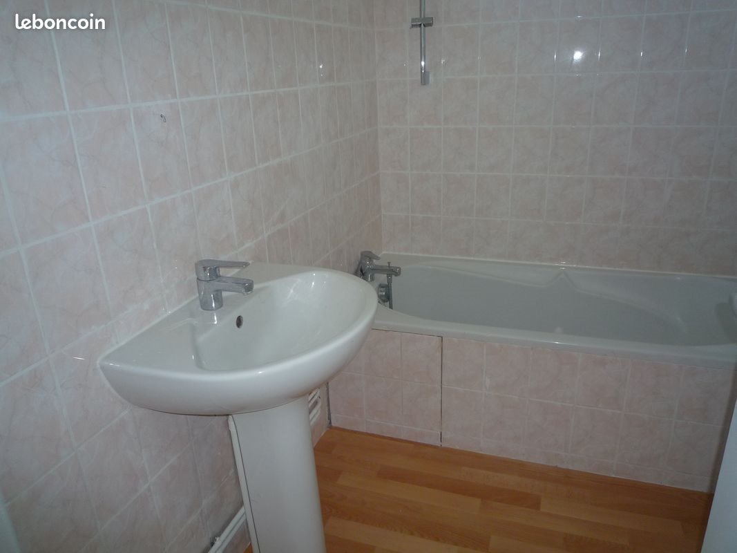 Appartement à louer, 96m², Novillars