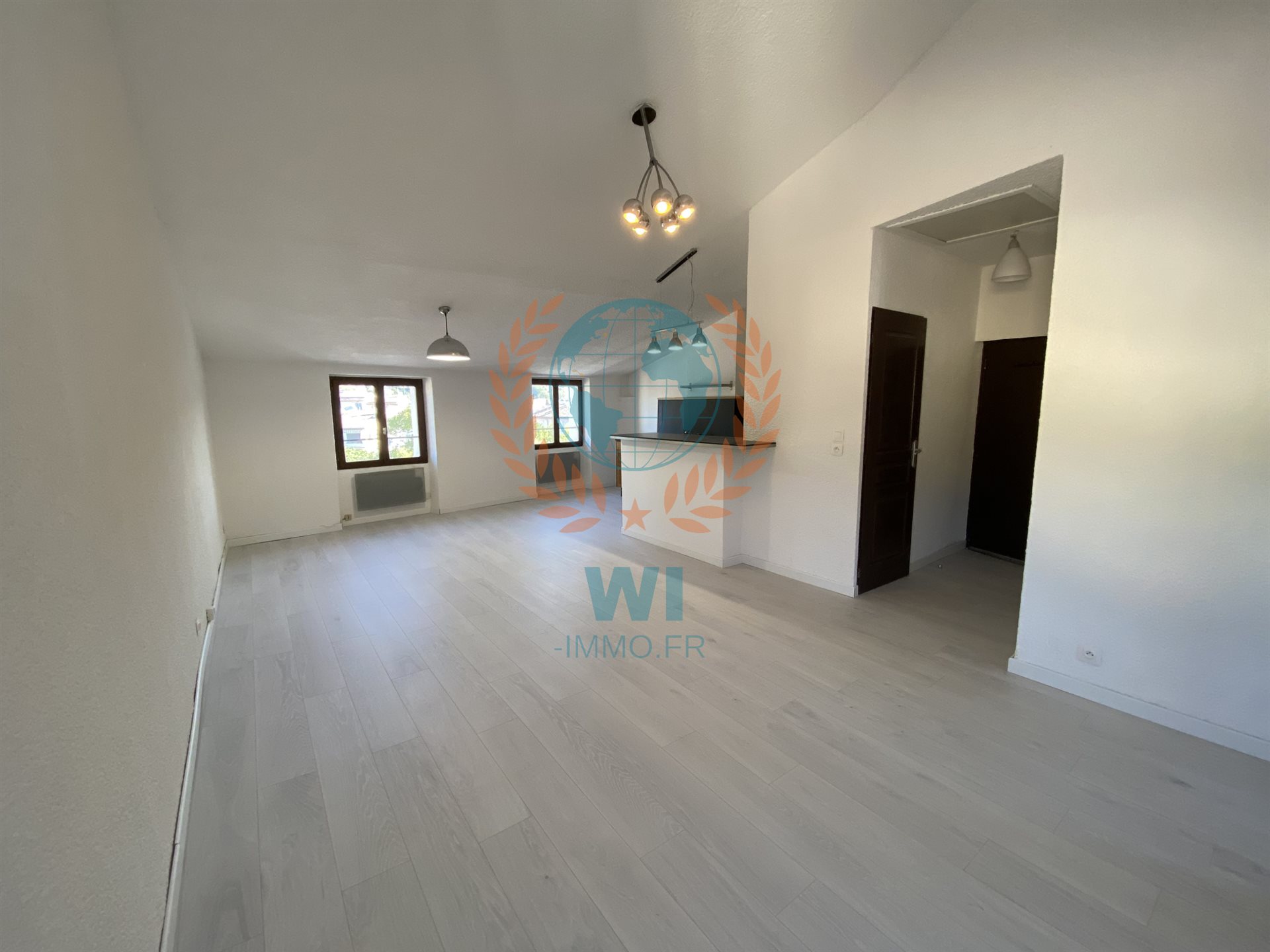 Appartement à louer, 65m², Trans-en-Provence