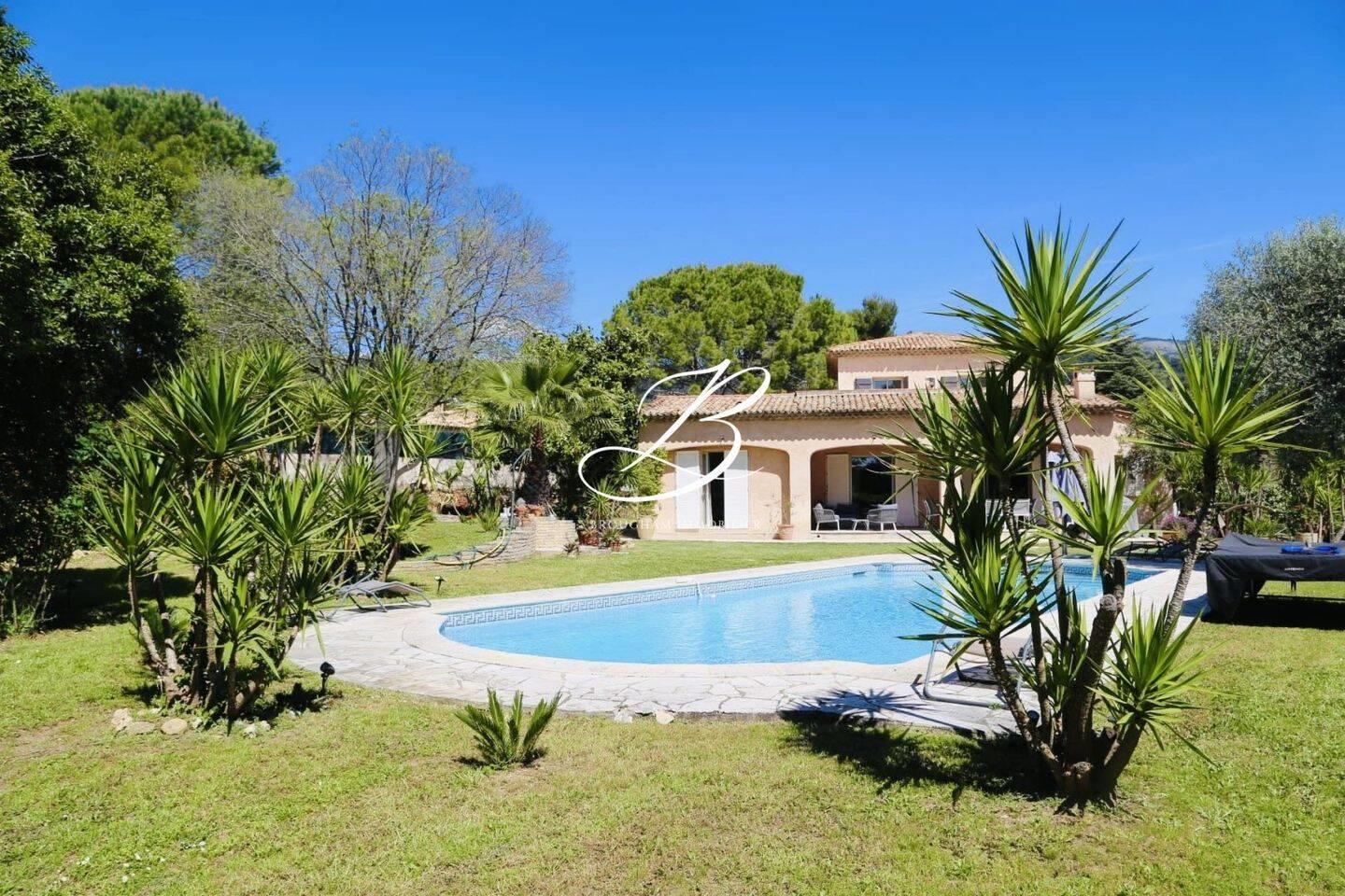 Maison à louer, 200m², Peymeinade