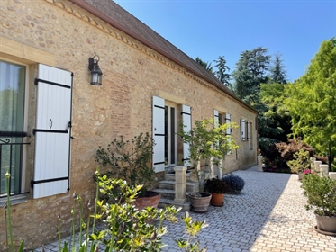 Attractive and fully restored 19th century mill with barn, m...