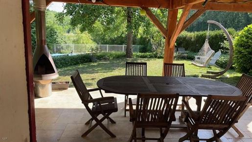 Carefully restored cottage with swimming pool and garden  near Limeuil, Dordogne