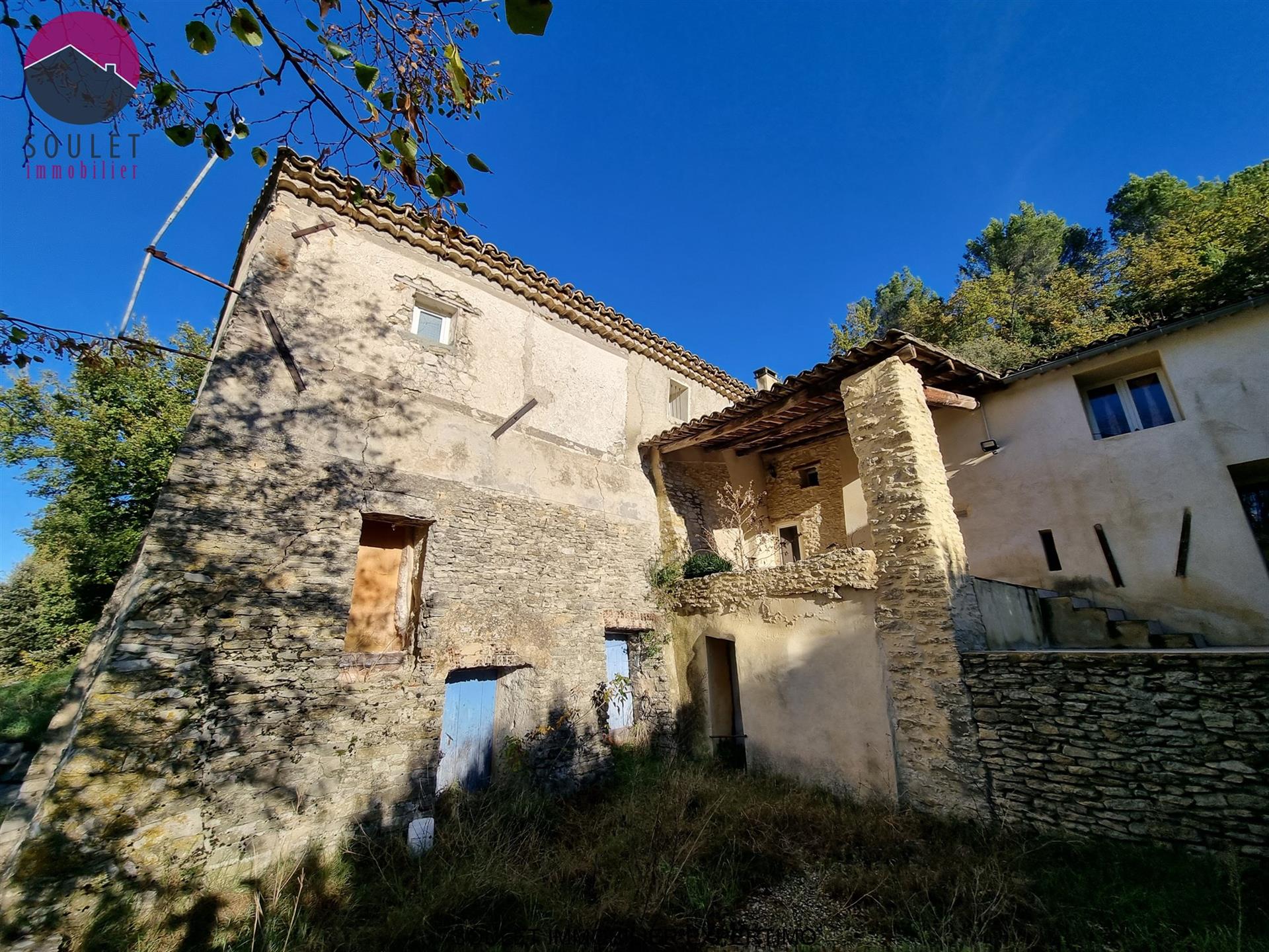 Magnificent 17th century farmhouse with 4 apartments