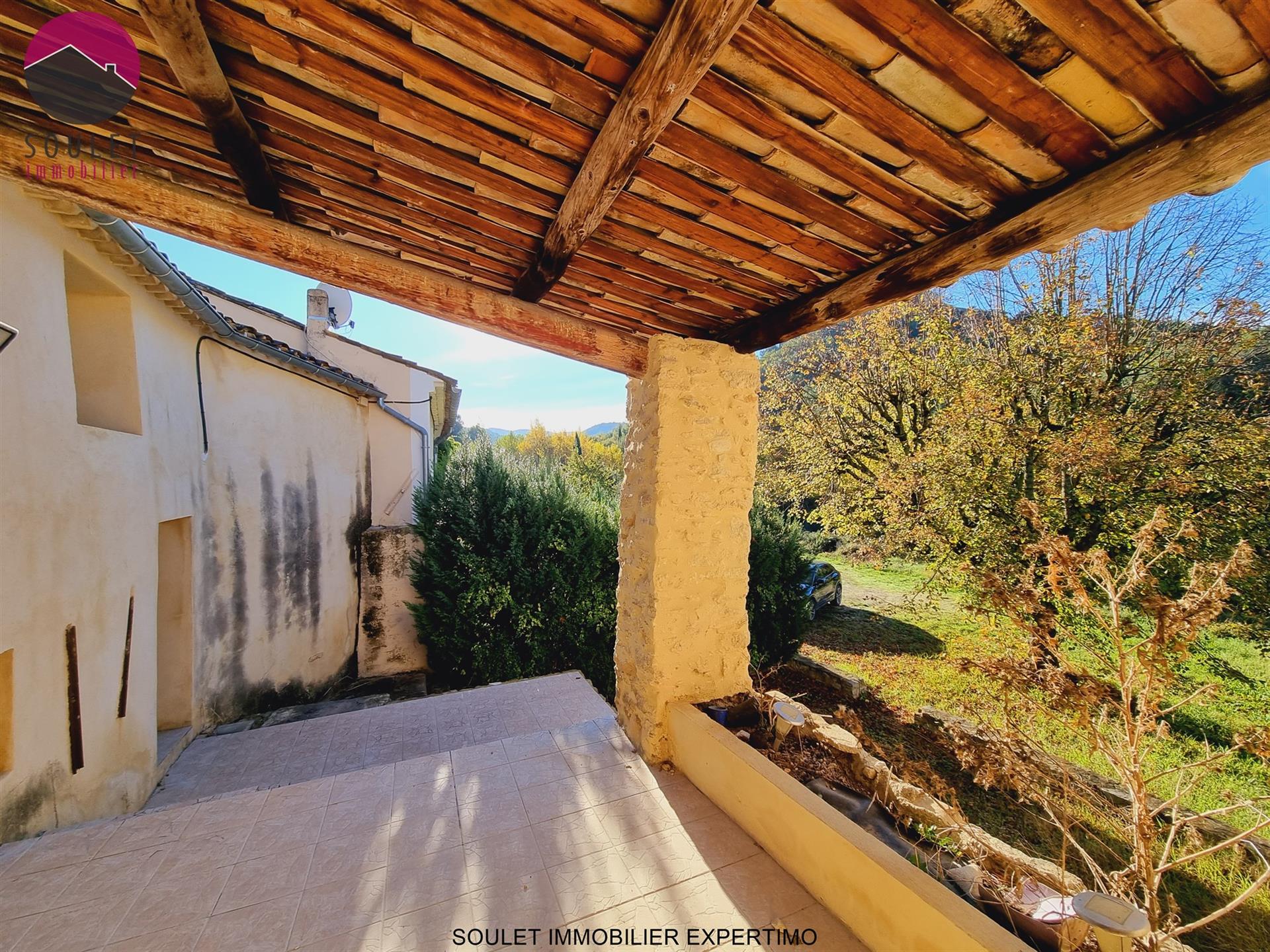 Magnificent 17th century farmhouse with 4 apartments