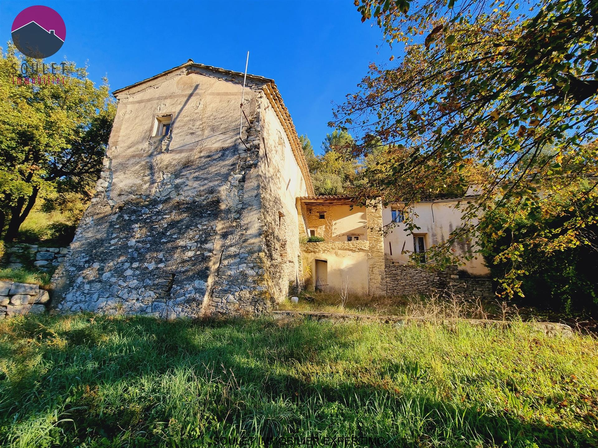 Magnificent 17th century farmhouse with 4 apartments