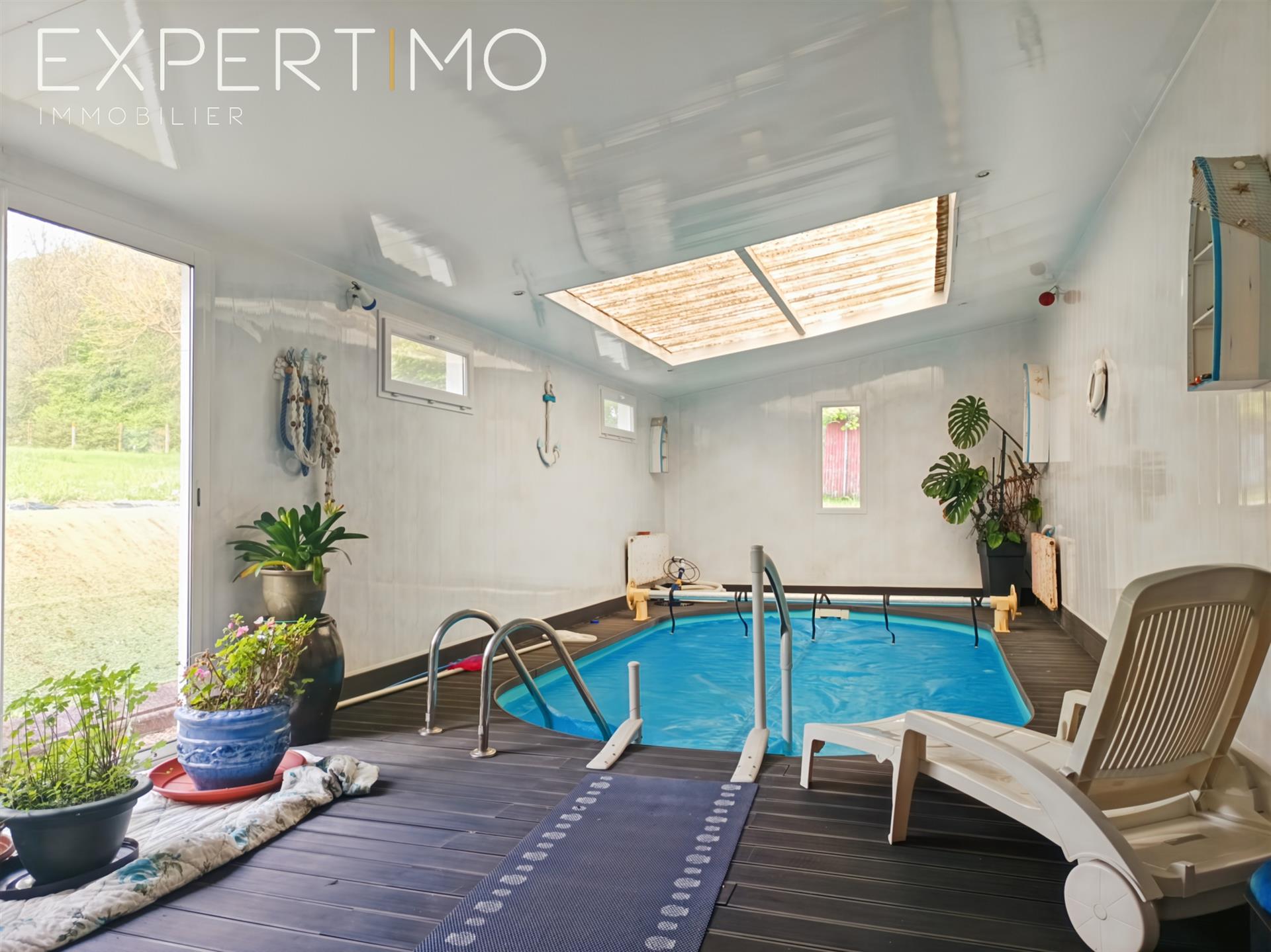 3 to 4 bedroom house with swimming pool!