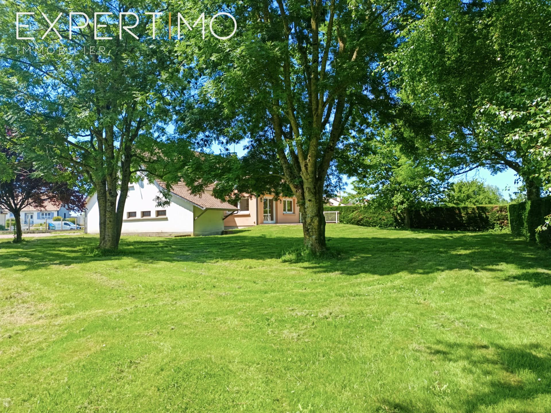 Beautiful property with 2 sheds, ideal for craftsmen, entrepreneurs or collectors!