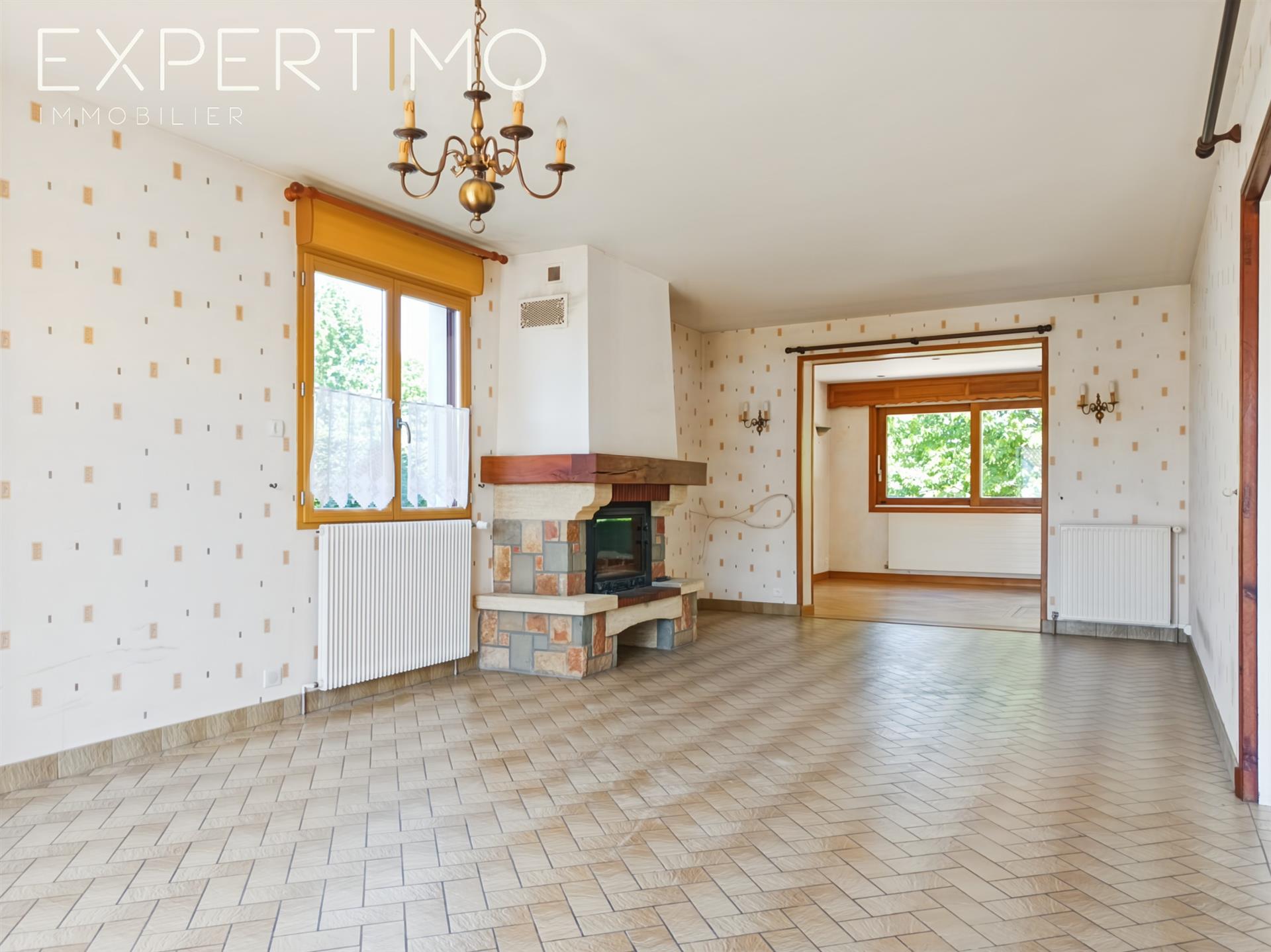 Beautiful property with 2 sheds, ideal for craftsmen, entrepreneurs or collectors!