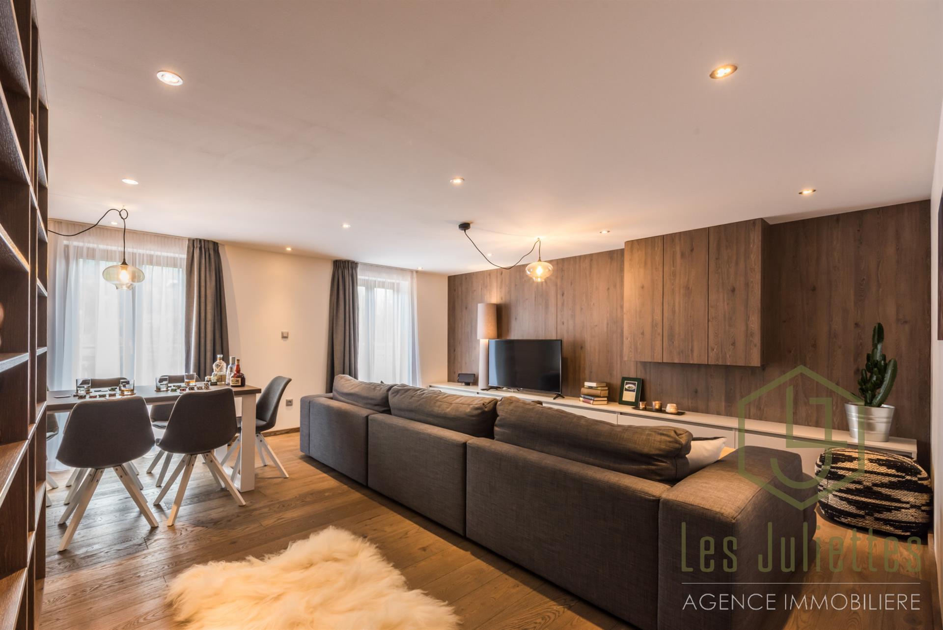 5 Bedrooms + Cabine Apartment With Terrace