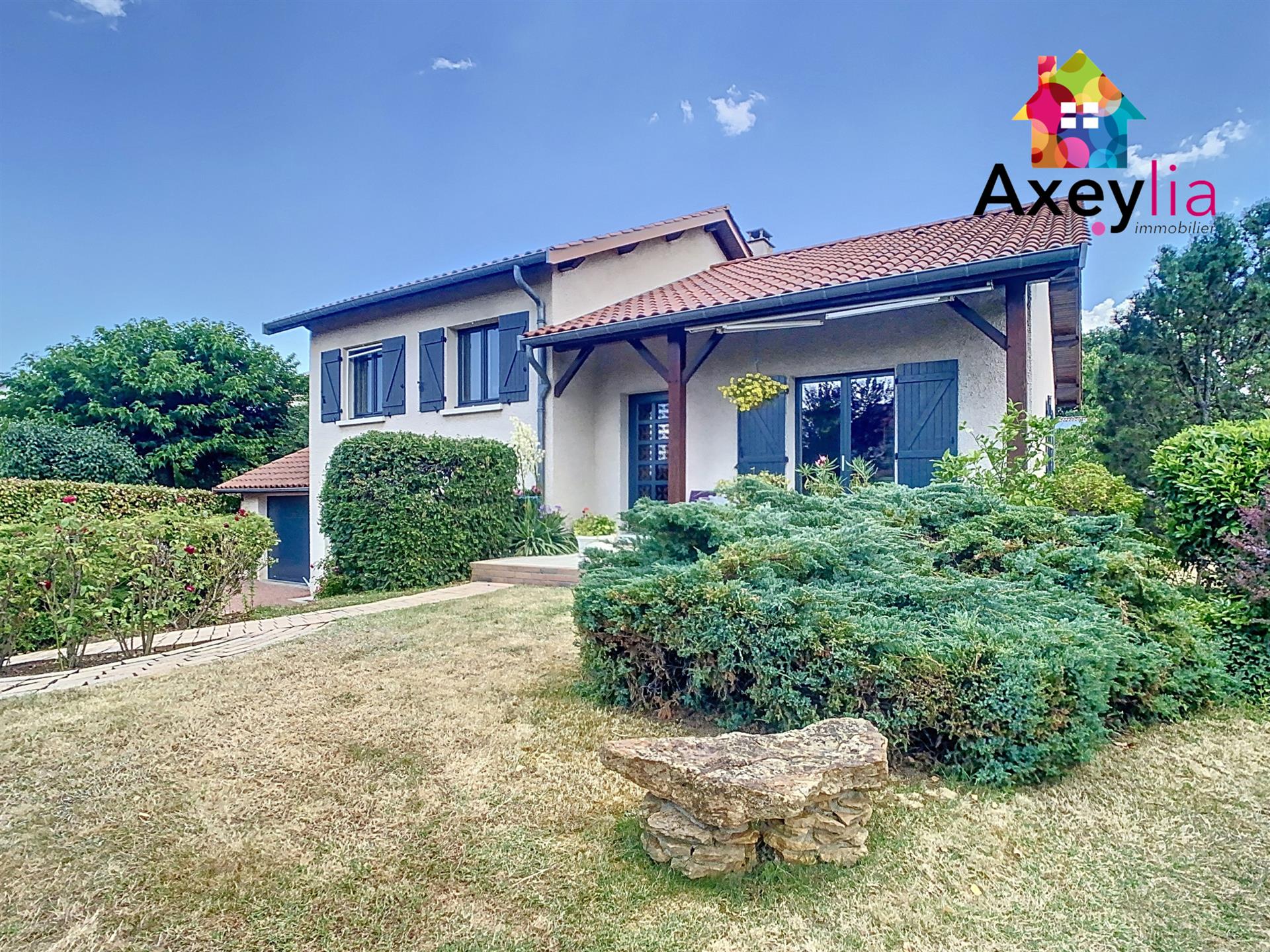 A Vendre- Villerest- Maison Sur Terrain De 800 M2