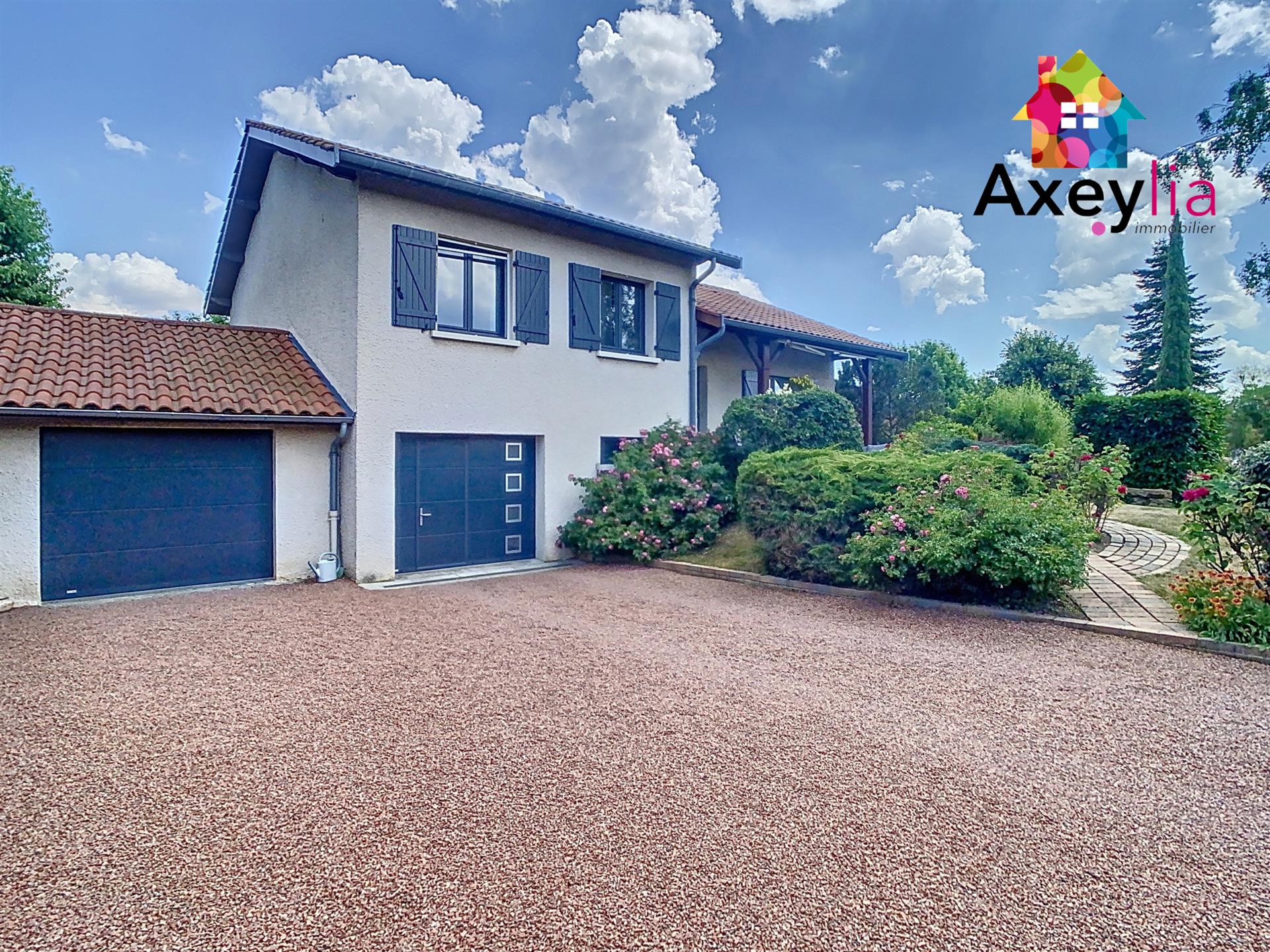 A Vendre- Villerest- Maison Sur Terrain De 800 M2