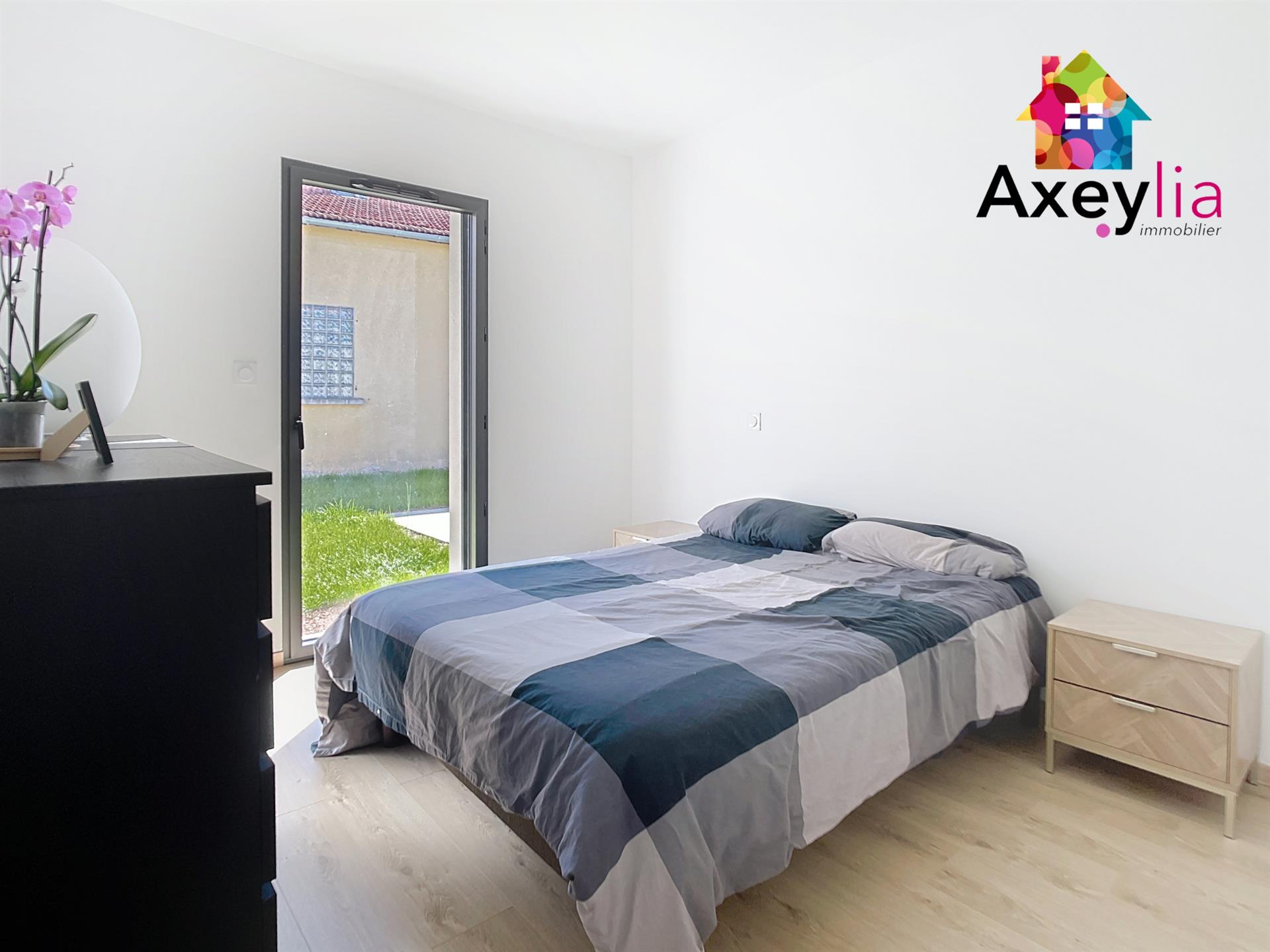 A Vendre - Maison Re2020 De 2024 De Plain-Pied Avec Jardin Et Garage