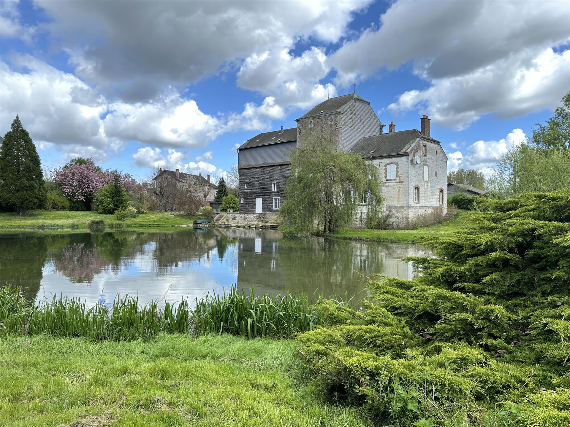 Moulin du Xviii ème siècle sur grande propriété