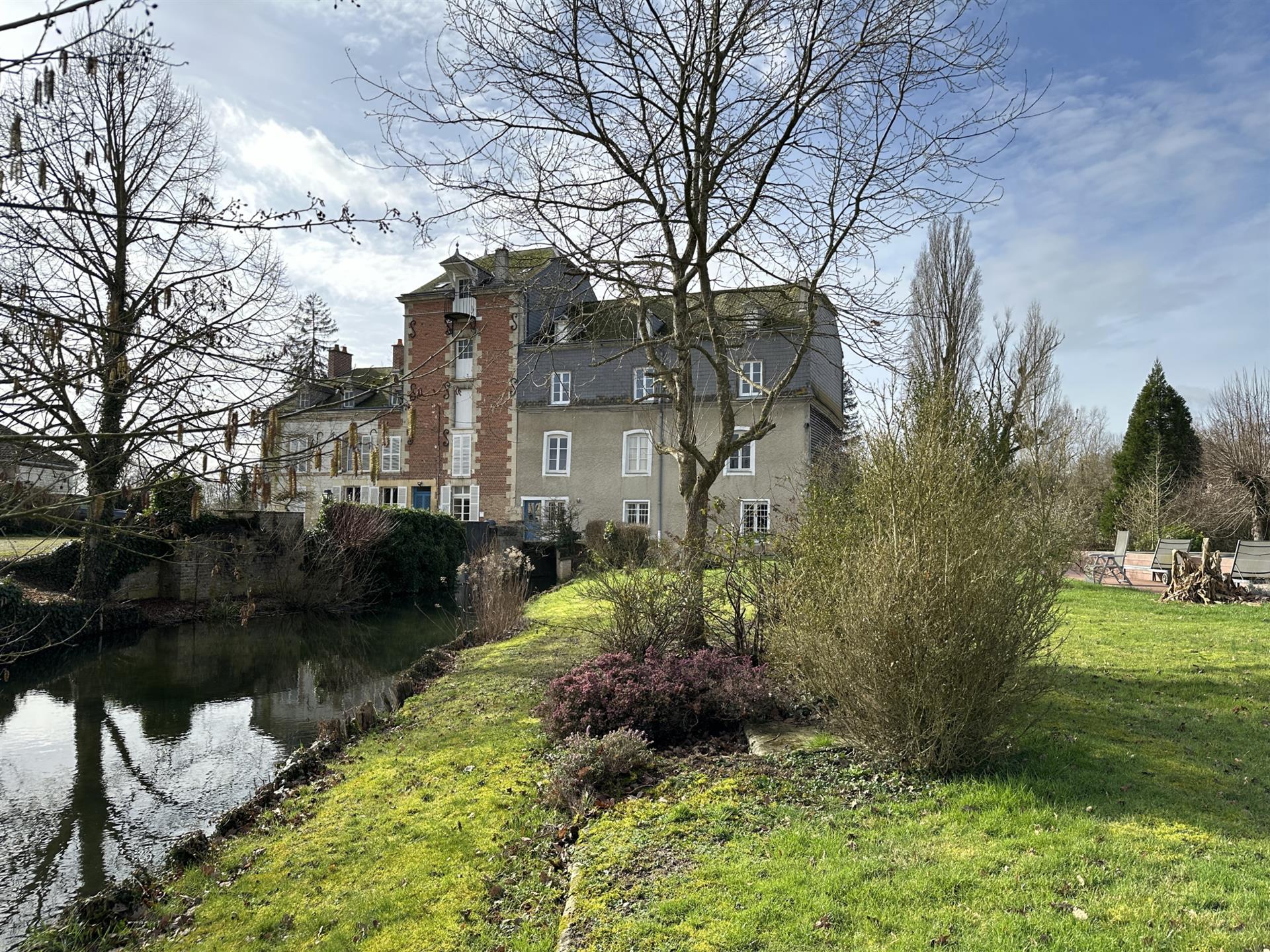 Moulin du Xviii ème siècle sur grande propriété