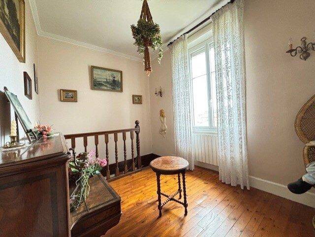 Maison à vendre, 160m², Saint-Genest-Lerpt