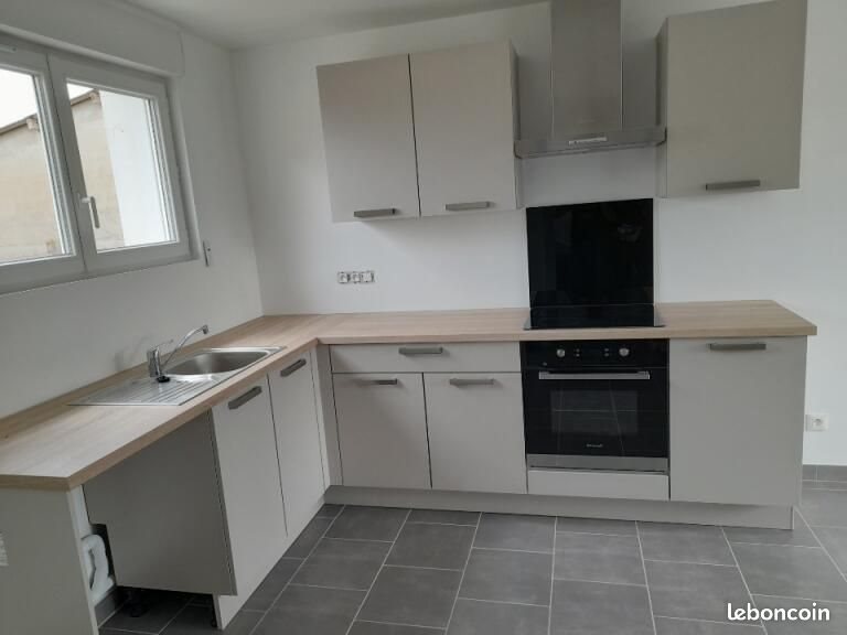 Maison à louer, 58m², Nérondes