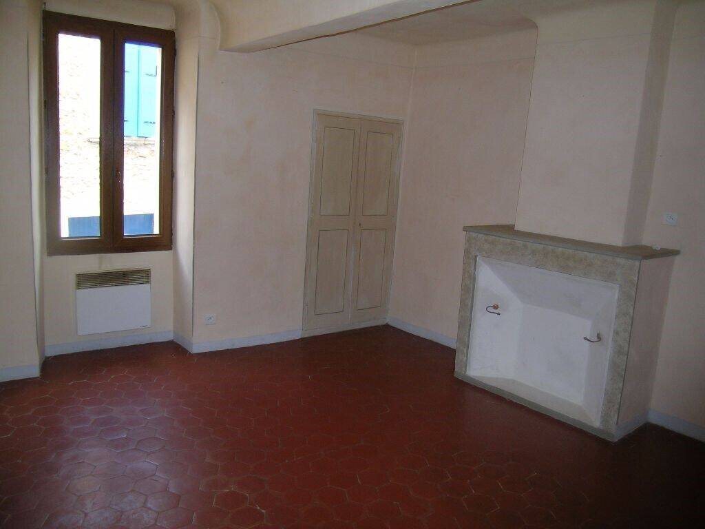 Maison à louer, 65m², Régusse