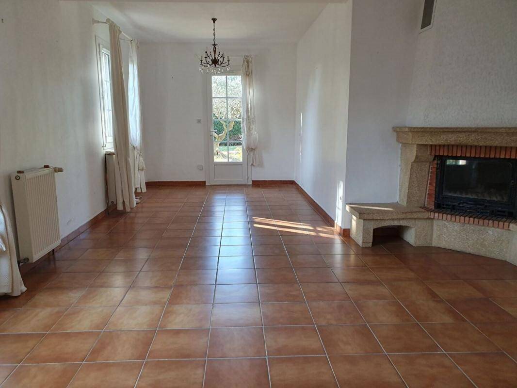 Maison à louer, 110m², Aups