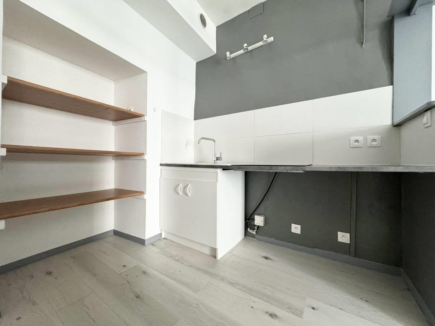 Appartement à louer, 41m², Nîmes