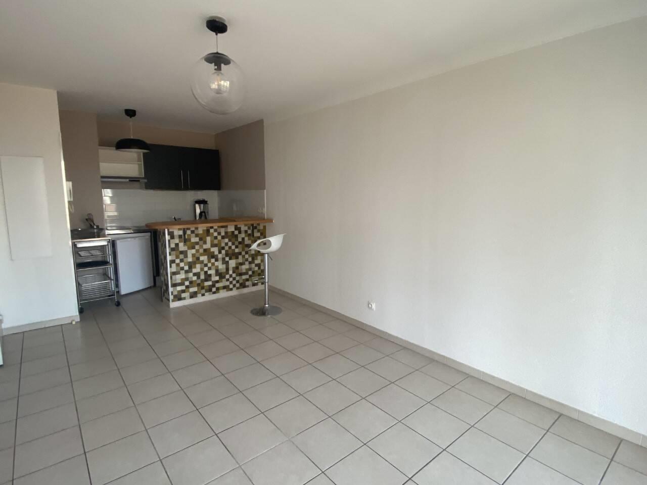 Appartement à louer, 40m², Nîmes